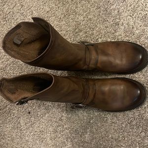 Basically brand new Veronica Slouthy Fry Boot